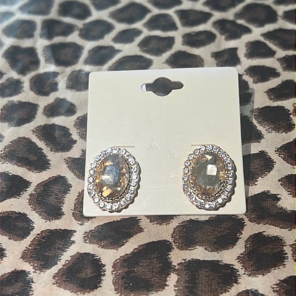 Callie stud- Gold
